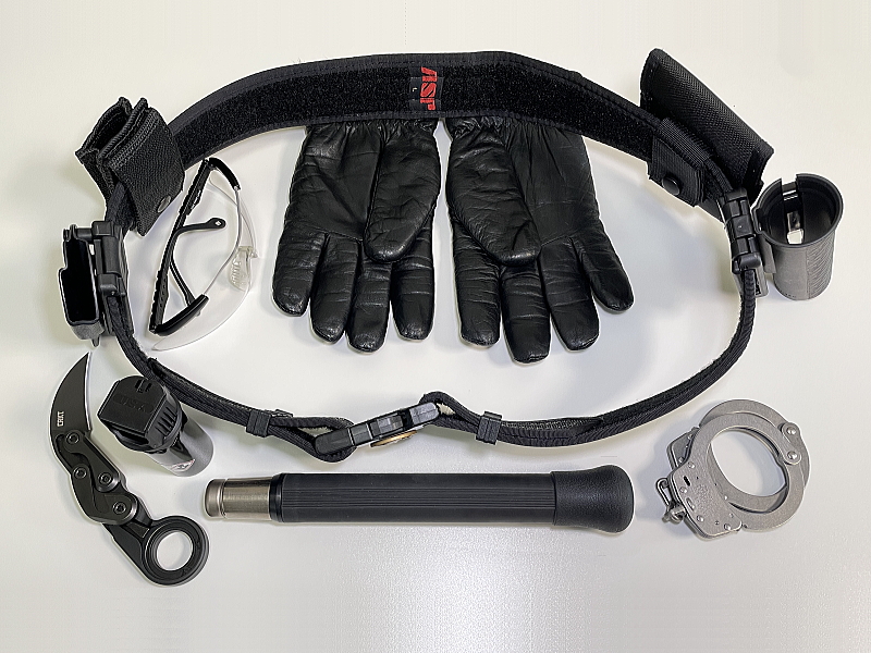 ASP BONOWI Baston and Handcuffs